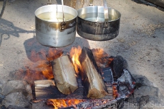 Outdoor Cooking: Garen über offenem Feuer